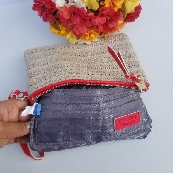 SIMPLY VERA VERA WANG WRISTLET - Picture 7 of 13